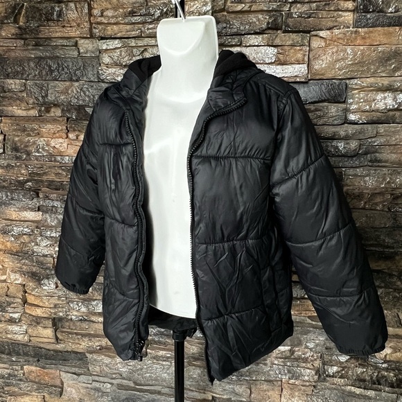 Old Navy Kids Black Puffer Jacket - Picture 2 of 6